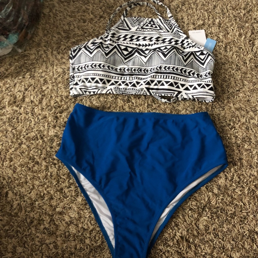 To piece swimsuit
